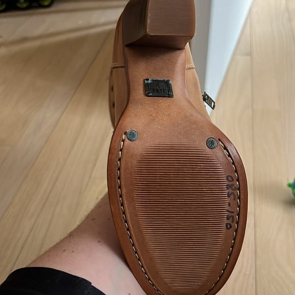 Frye lace up booties 8.5 - Picture 8 of 8